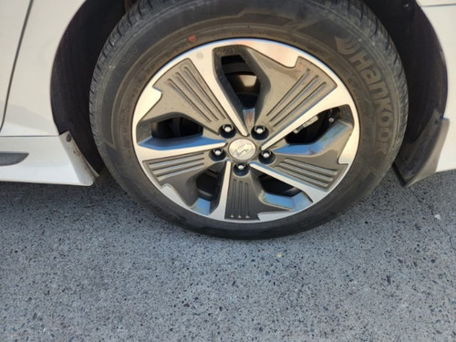 Imagen 18 de 20 de Hyundai Sonata Hev Premium Hev 2.0 Premium