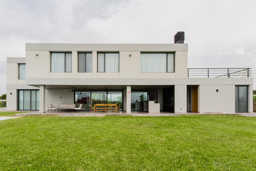 Alquiler Casa 7 Ambientes - Salida Laguna - C/muebles - Chacras De La Reserva