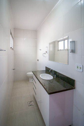 Imagem 16 de 28 de Excelente Casa 250m², 3 Dormitórios, 1 Suíte, 4 Banheiros No Total, Churrasqueira, Portão Eletrônico E Quintal. - Sp - So0942_sales