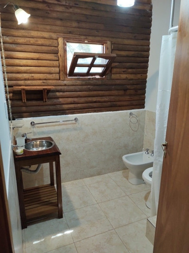 Imagen 6 de 15 de Casa / Cabaña En Alquiler El Pinar La Lucila Del Mar