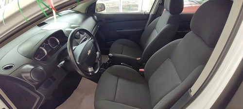 Imagen 10 de 15 de Chevrolet Aveo 2018 1.6 A 5vel Mt