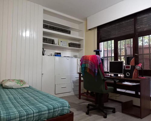 Casa En Venta Bº Maipu 1º Sección. 3 Dormitorios-3baños. Con Escritura. 330 M2