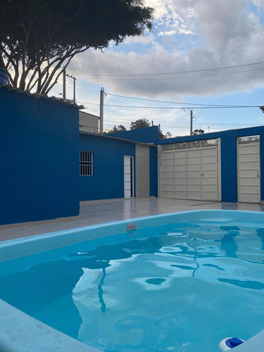 Casa Com Piscina A Venda