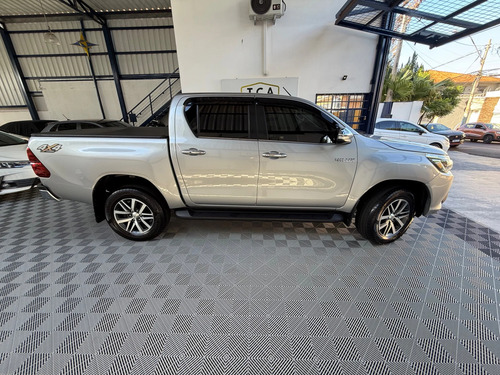 Toyota Hilux 2.8 SRX 4X4 CD 16V DIESEL 4P AUTOMÁTICO