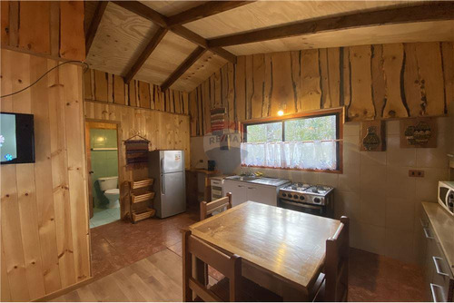 Parcela 8.700 M2 Con 6 Cabañas Equipadas Pucon
