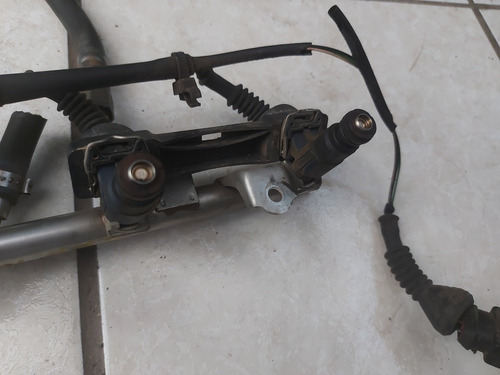 Riel Con Inyectores Audi 1.8 06b 133 681 Ml479 (Usado)