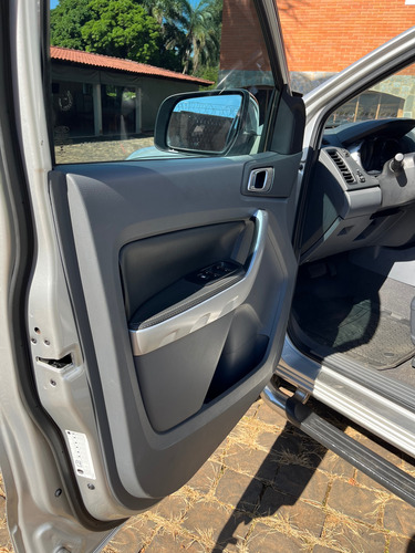 Ford Ranger 3.2 Limited Cab. Dupla 4x4 Aut. 4p