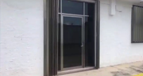 Terreno Con Oficinas Y Áreas Comunes
