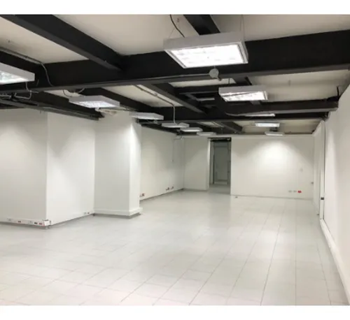 Local En Arriendo/venta En Santa Fe-mártires. Cod A1073024