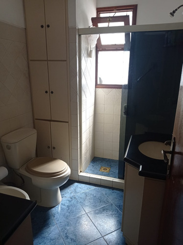 Excelente Casa , Con Renta, 3 Dormitorios, Garajes Y Barbacoas - La Paz