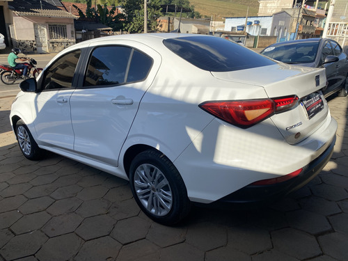 Fiat Cronos 1.0 Drive Flex 4p