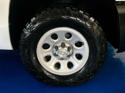 Imagen 5 de 11 de Chevrolet Silverado Cab Reg 2500 T/a 2011 Blanca