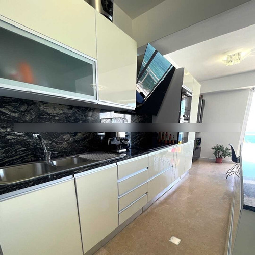Se Vende Apartamento Caribe En La Estado La Guaira Ref 003 - 182