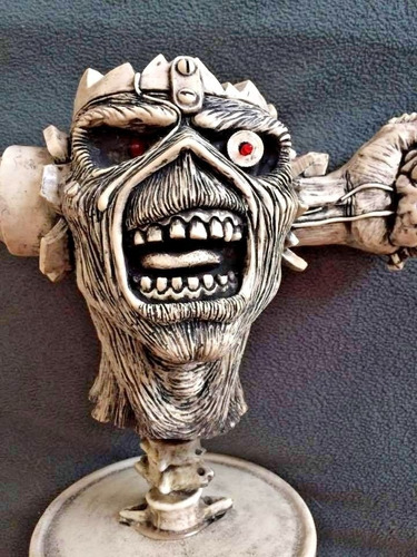 Escultura Eddie Iron Maiden