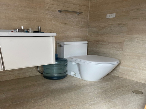 Las Mercedes Vendo Apartamento 4 Hab Calle Cerrada