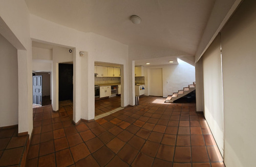 Amplia Residencia En Bugambilias