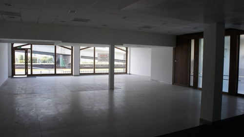Local Comercial Planta Baja Sobre Colosio A Lado De Tv Azteca