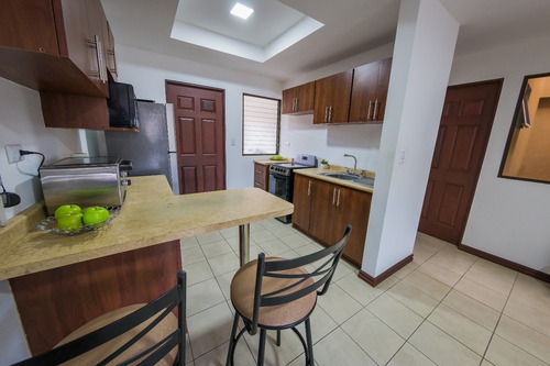 Imagen 4 de 14 de Apartamento A La Venta -condominio - Con Línea Blanca!!!