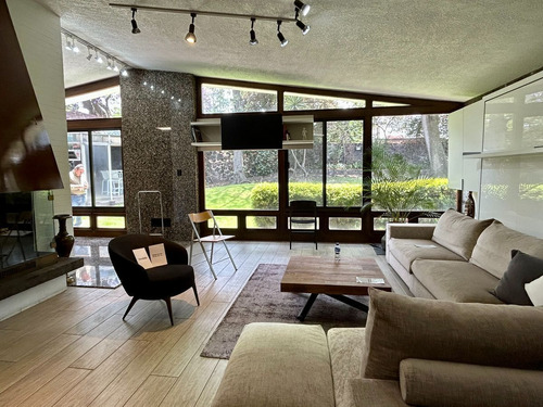 Jardines Del Pedregal, Casa Con Gran Jardín En Un Solo Nivel