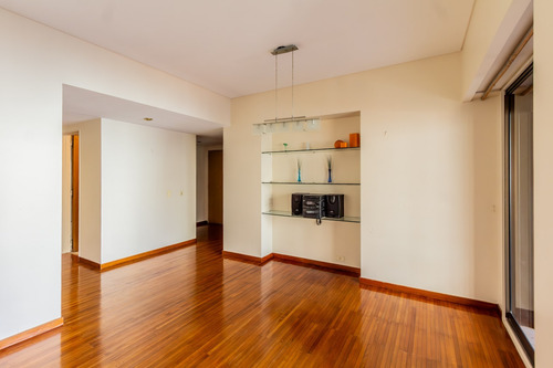 Departamento Tres Ambientes. Torre.cochera . Full Amenities. Seguridad 24 Hs