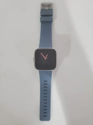 Fitbit versa gray silver hotsell