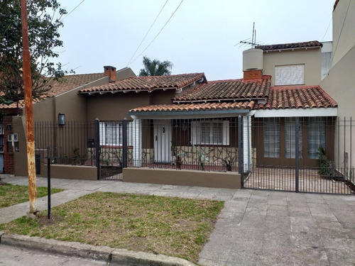 Imagen 1 de 10 de Casas Chalet - Venta