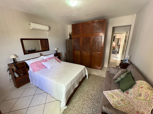 Apartamento Balneário Camboriú Barra Sul Quadra Mar 125 Metros Do Mar Com 3 Quartos E 2 Banheiros