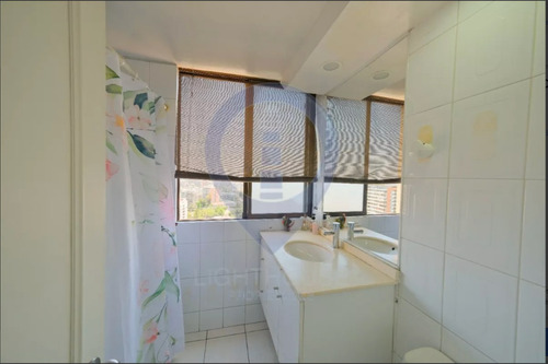 Vende Departamento 1 Dor. 1 Baño, A Pasos De Metro Colón