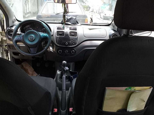 Fiat Grand Siena 1.4 Tetrafuel 4p Tetra-combustible 2015