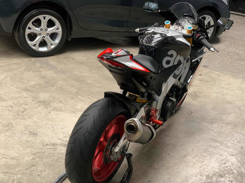 Aprilia Rsv4