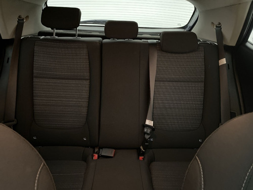Imagen 20 de 25 de Kia Stonic Zenith Hybrid 1.0