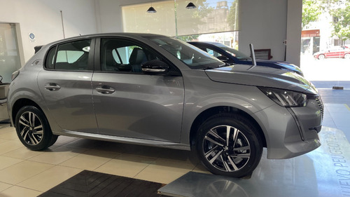 Imagen 2 de 25 de Peugeot 208 Roadtrip Tiptronic 1.6