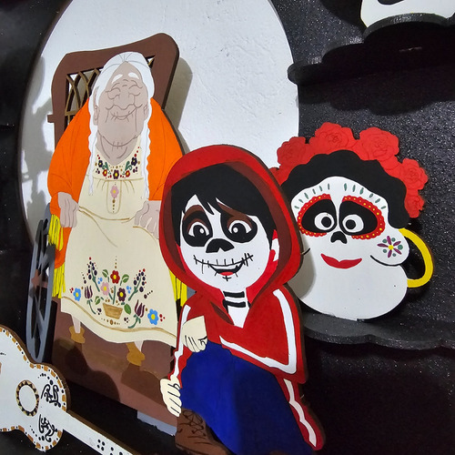 Adorno Corona De Día De Muertos Abuelita Coco Pintada A Mano