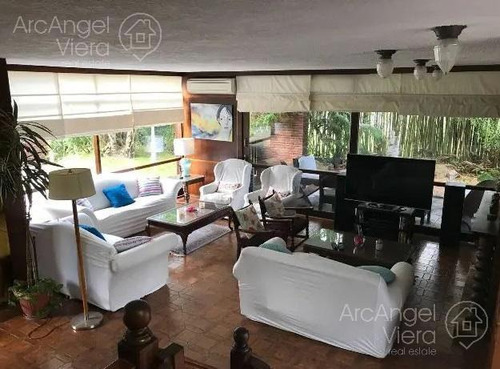 Casa Con Piscina Muy Cerca Al Mar En Punta Del Este 2 - Playa Mansa