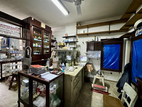 Fondo De Comercio De Farmacia En El Centro De Colonia