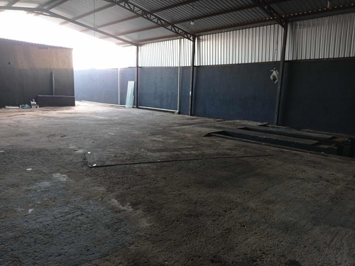 Vende-se Galpão Com Casa