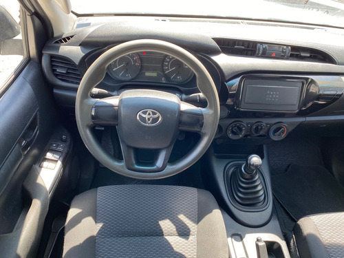 Toyota Hilux 2.7 Cabina Doble Sr Mt