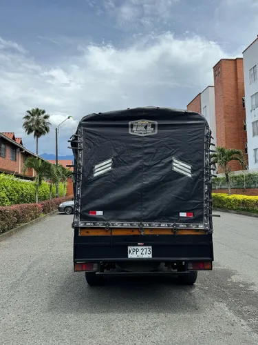 Nissan Frontier Estacas Modelo 2022
