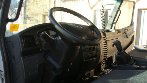 Imagem 13 de 22 de M.benz Accelo 1016 Ano 2016 Bau Completo