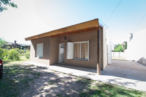 Casa De Dos Domitorios En San Eduardo 