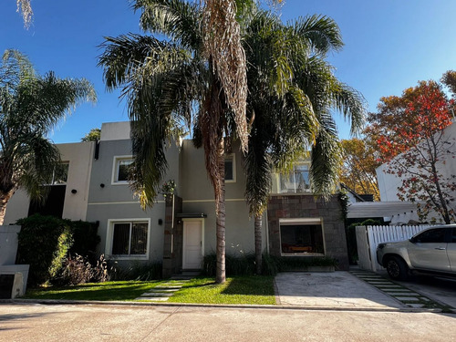 Casa En Venta 4 Amb. C/ Pileta Bº Don Cagiano Ituzaingo
