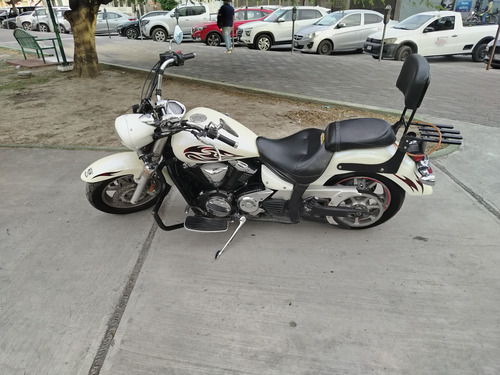 Motocicleta Yamaha Xvs 1300cc Midnight Color Blanco