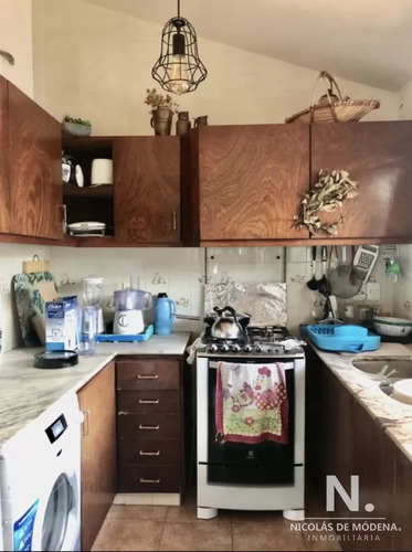 Vende Casa En Excelente Estado, Con 3 Dormitorios Más Apto En Barrio Cantegril, Punta Del Este