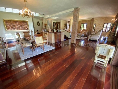 Tg Casa Duplex Con Anexo, Bella Terraza Con Vista Panorámica, Piscina, En Venta En Alto Hatillo 25-17495 Ys