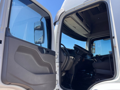 Vw 30.330 8x2 2018 Bitruck Completo Baú Frigorífico 16 Palet