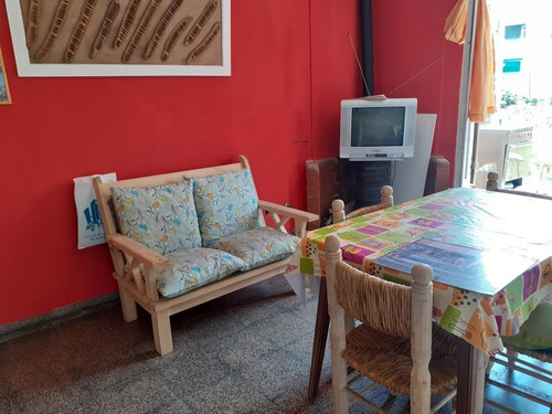 Imagen 9 de 13 de Vivienda De 5 Ambientes Dividida En 2 Casas, Con Jardín Parque Bristol