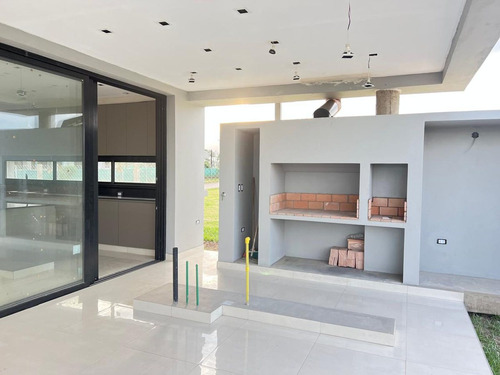 Venta Casa A Estrenar 3d -country Viento Sur