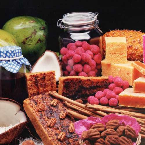 Cocada De Leche Con Pasas Y Nuez. Dulces Regionales Colima