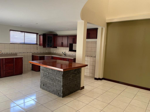 Imagen 16 de 17 de Vendo Hermosa Casa , Curridabat, Resd, Torre Del Este.