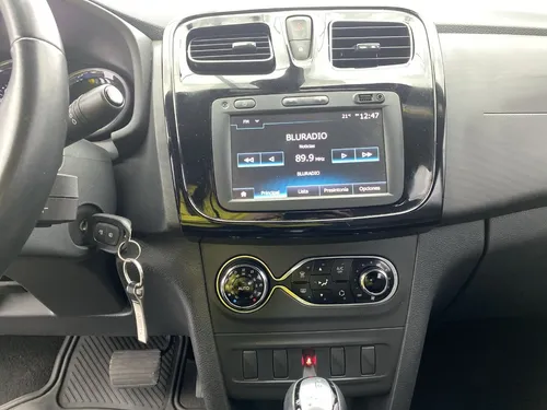 Renault Logan 1.6 Privilege / Intens